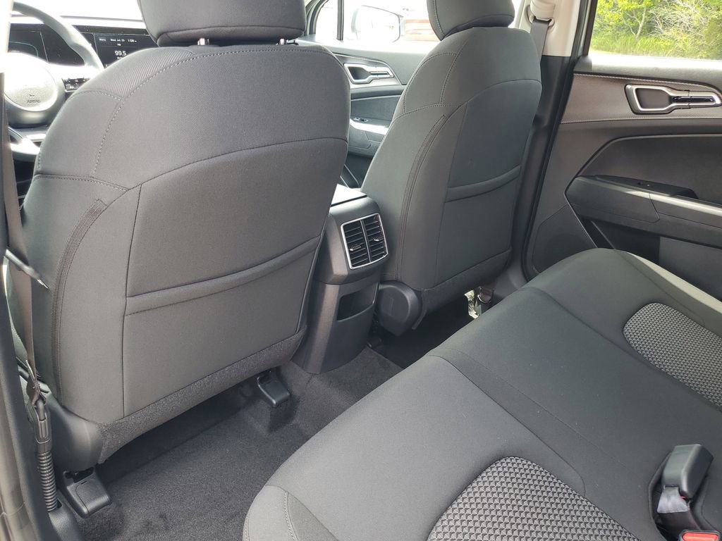 New 2025 Kia Sportage LX FWD image 21