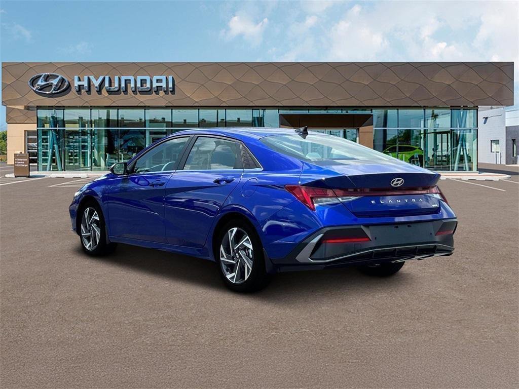 New 2025 Hyundai Elantra Limited w/ Cargo Package image 5