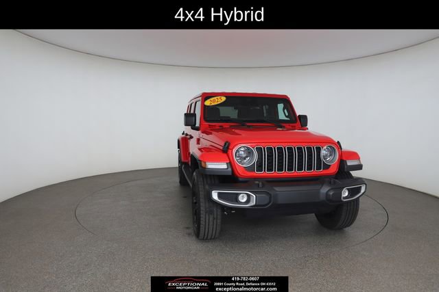 Used 2025 Jeep Wrangler Unlimited Sahara AWD/4WD image 30