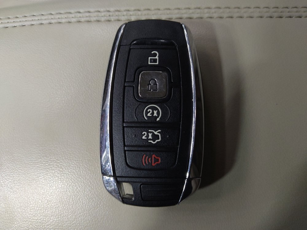 Used 2017 Lincoln MKC Select w/ Select Plus Package FWD image 32