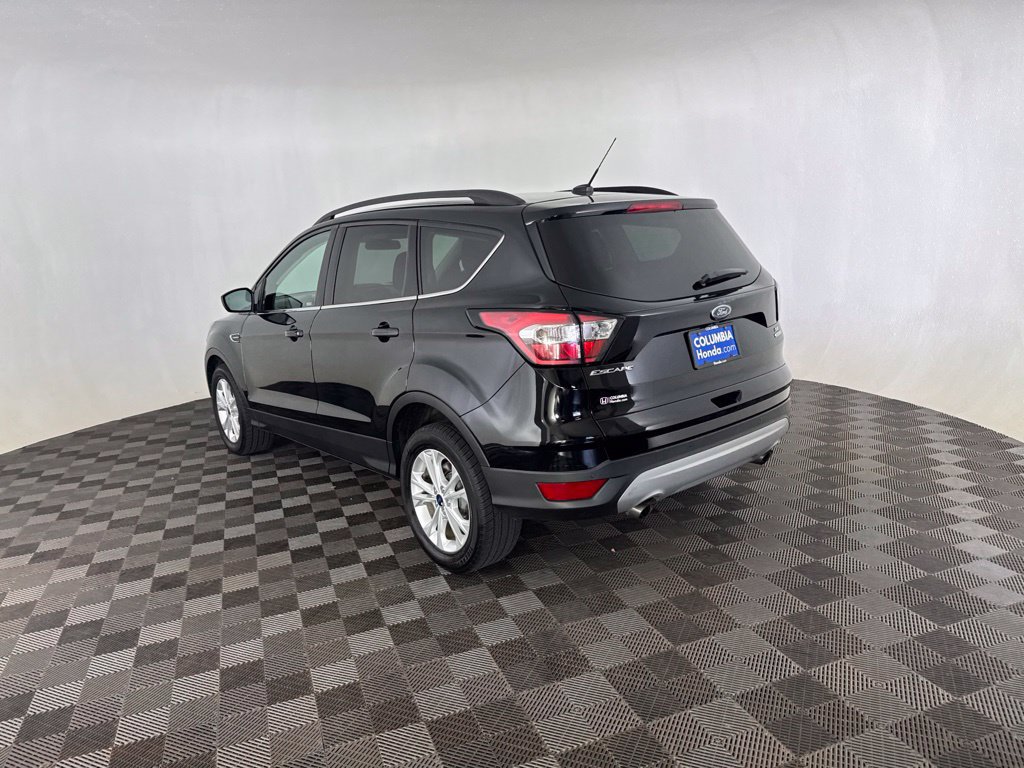 Used 2017 Ford Escape SE w/ Equipment Group 201A FWD image 7