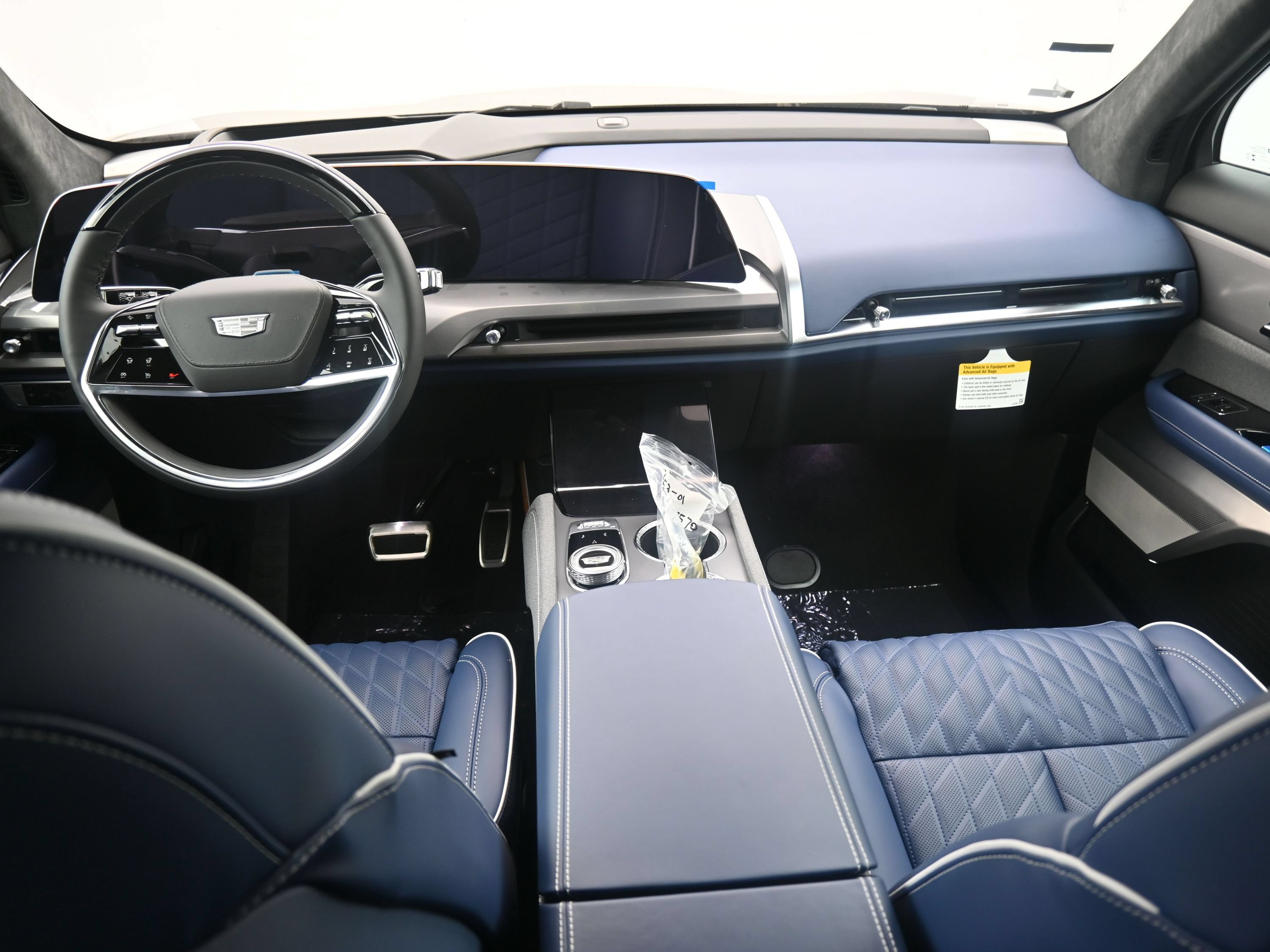 New 2026 Cadillac Vistiq Premium Luxury w/ LPO, Floor Liner Package AWD/4WD image 10