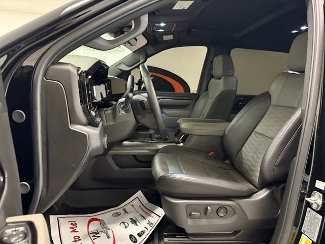 Used 2025 Chevrolet Silverado 2500 ZR2 w/ Technology Package image 11