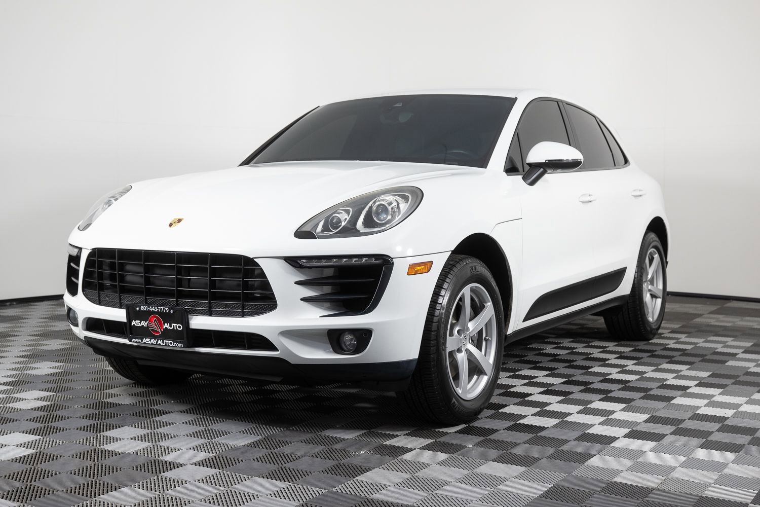 Used 2018 Porsche Macan image 2