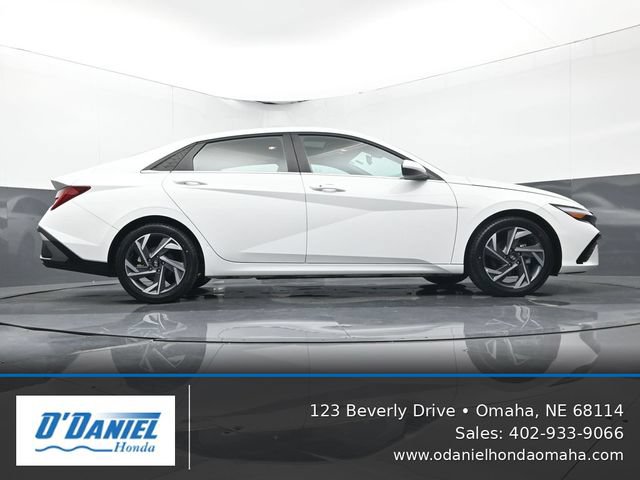 Used 2024 Hyundai Elantra SEL w/ Convenience Package FWD image 13