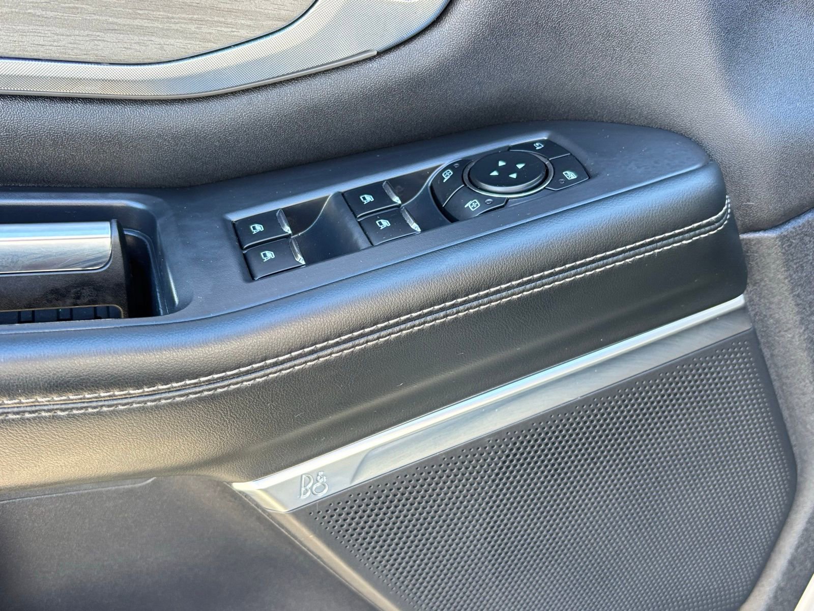 Used 2025 Ford Expedition Platinum image 18