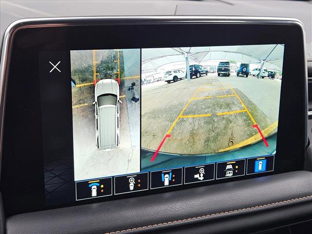 Used 2023 GMC Yukon AT4 w/ Technology Package AWD/4WD image 10
