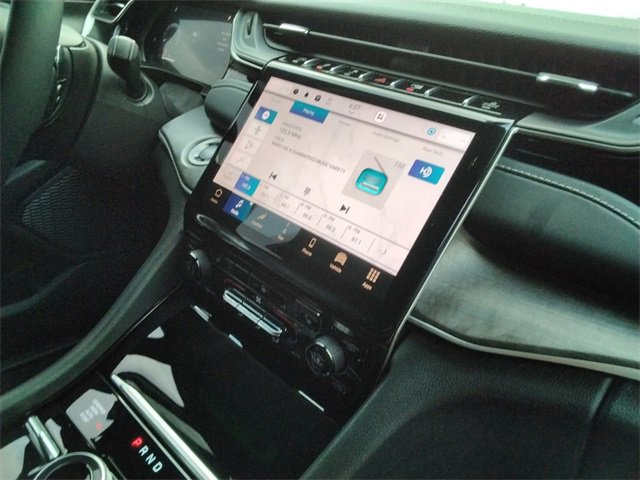 Used 2023 Jeep Grand Cherokee L Limited w/ Luxury Tech Group II image 21