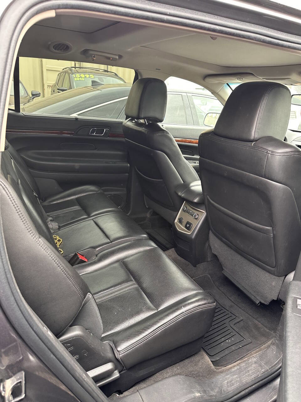 Used 2010 Lincoln MKT Base 4dr Crossover FWD image 9
