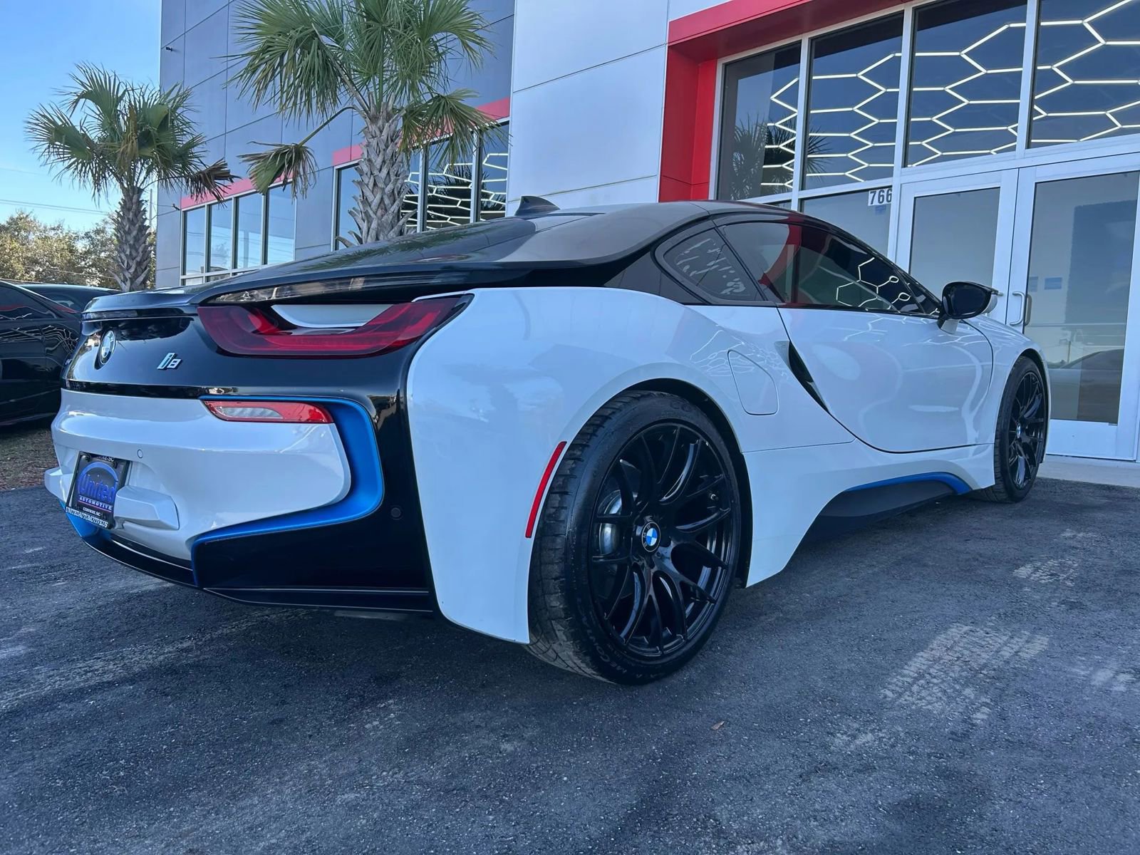 Used 2017 BMW i8 image 11