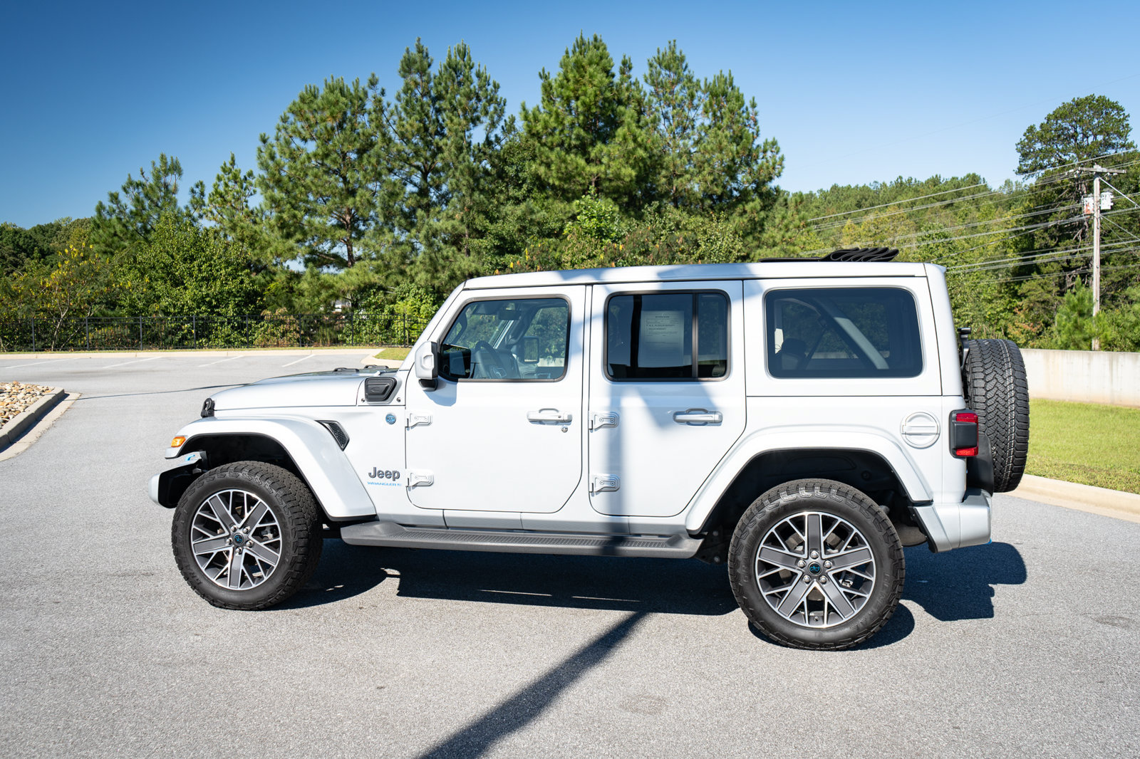 Used 2024 Jeep Wrangler High Altitude AWD/4WD image 7