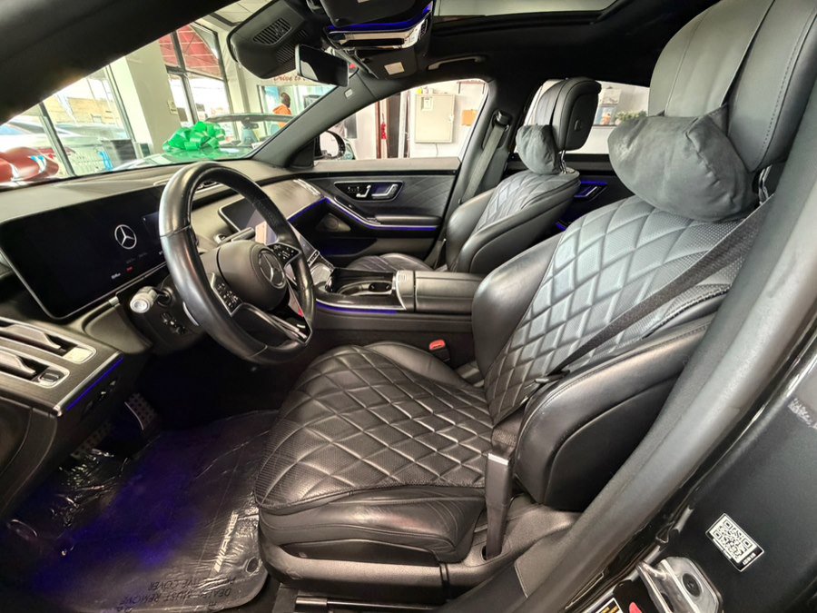 Used 2022 Mercedes-Benz S 580 4MATIC Sedan w/ AMG Line Package image 25
