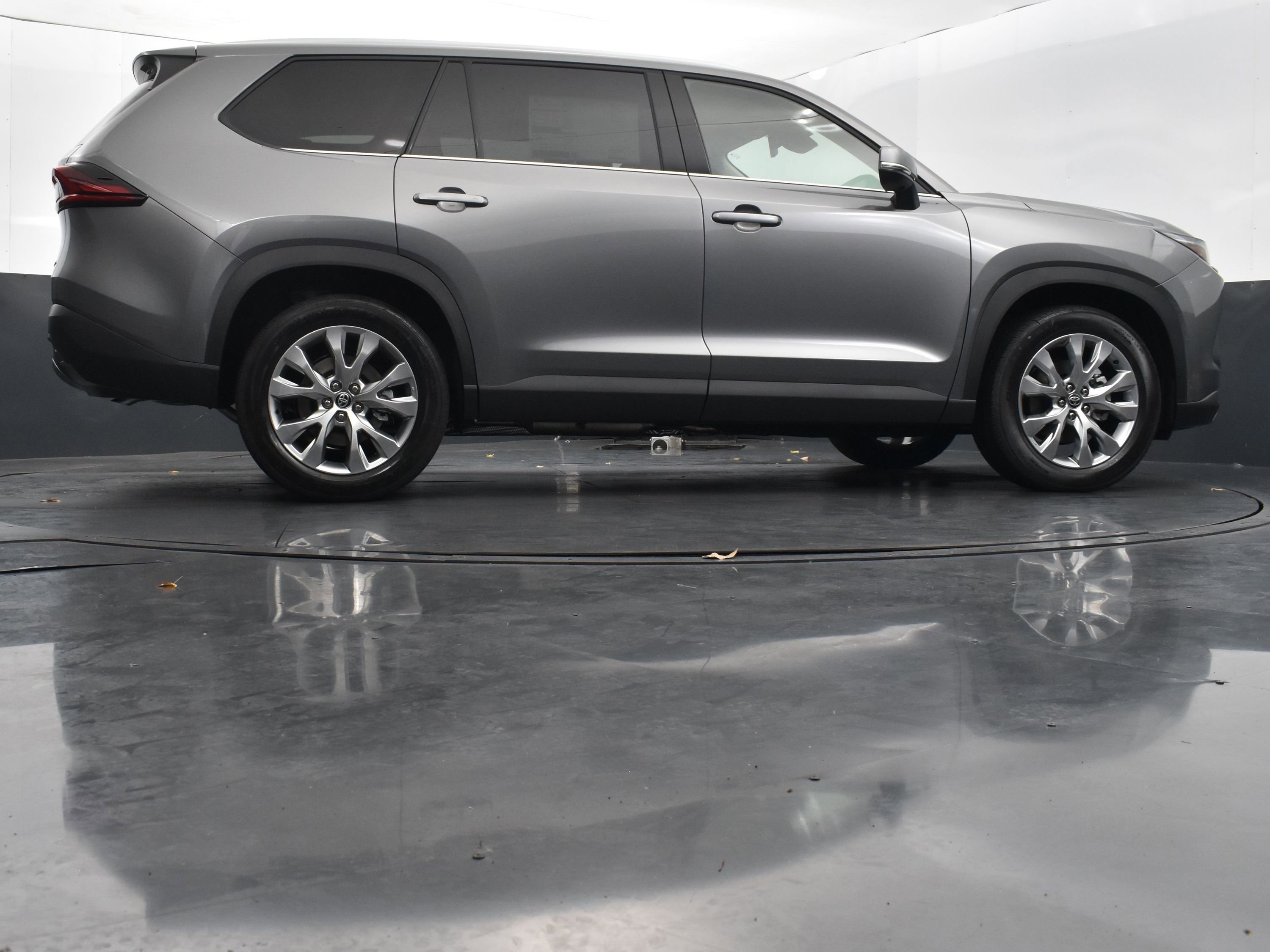 Used 2026 Toyota Grand Highlander AWD Hybrid image 41