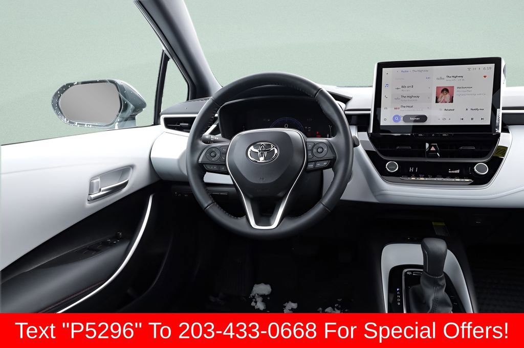 Certified 2025 Toyota Corolla SE w/ SE Premium Package FWD image 30