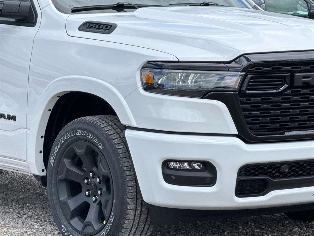 New 2026 RAM 1500 4x4 Crew Cab image 7