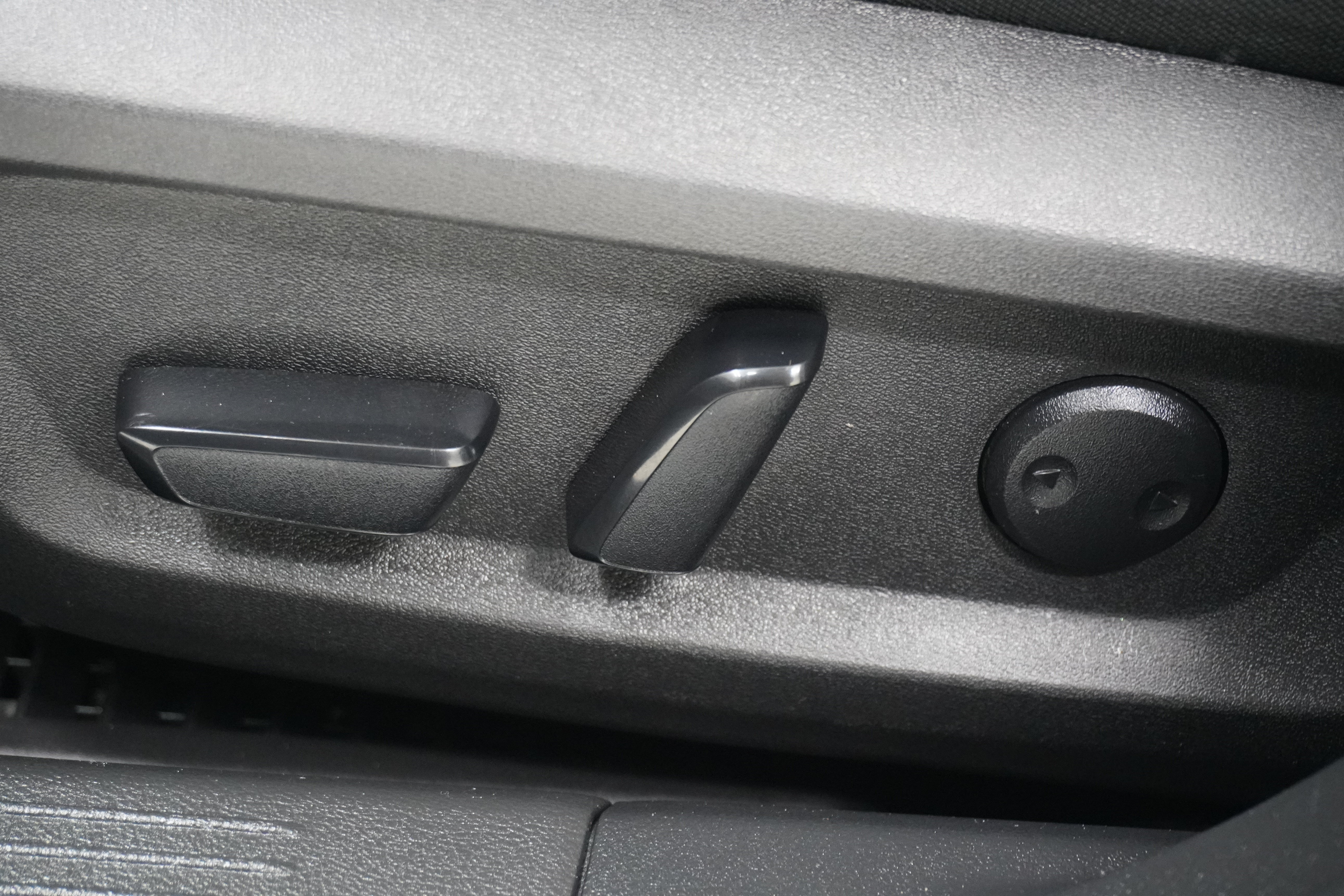 Used 2023 Nissan Rogue SV FWD image 15