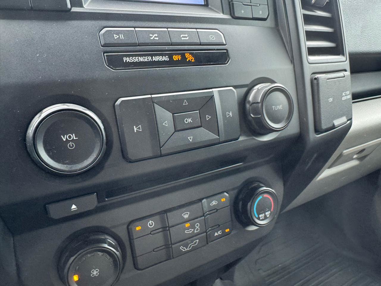 Used 2018 Ford F150 XL w/ Equipment Group 101A Mid AWD/4WD image 37