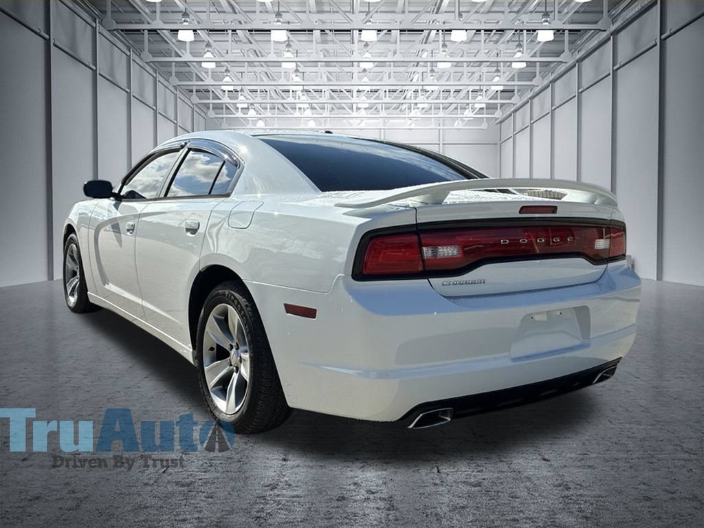 Used 2014 Dodge Charger SE w/ Sport Appearance Group RWD image 5