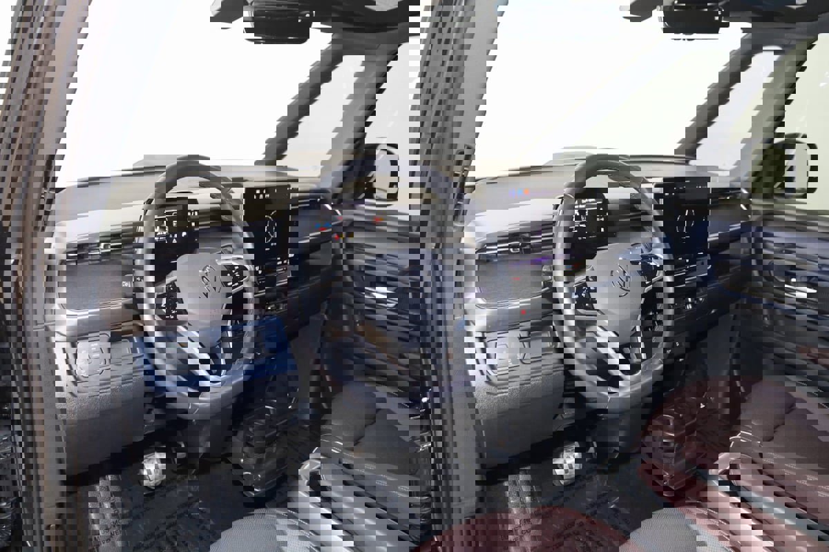 Used 2025 Volkswagen ID. Buzz Pro S image 28