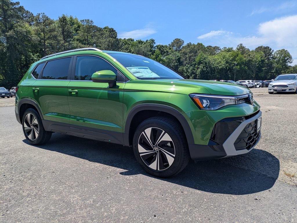 New 2026 Volkswagen Taos SE AWD/4WD image 2