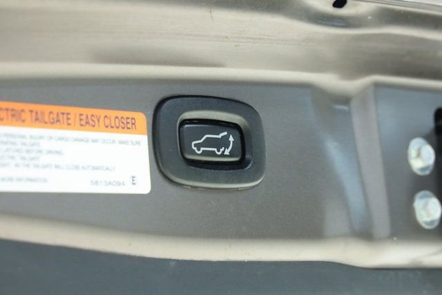 Used 2018 Mitsubishi Outlander SEL image 36
