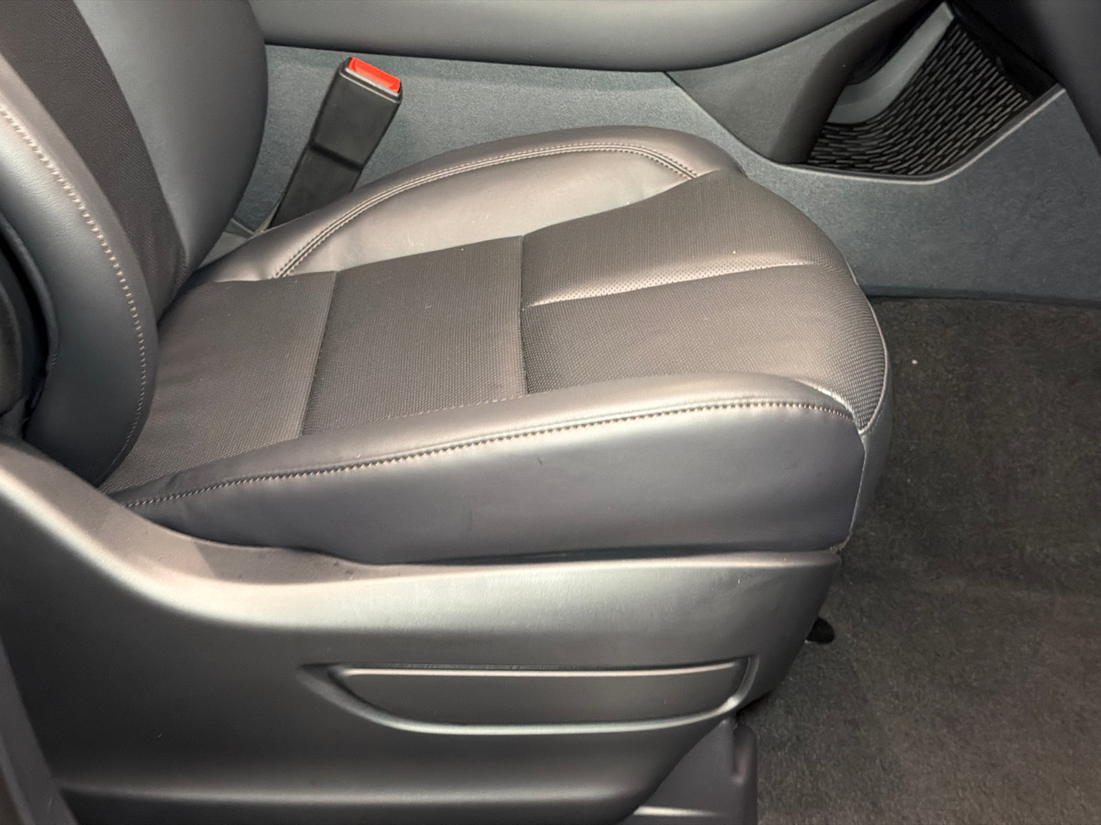 New 2027 Lincoln Aviator AWD image 12