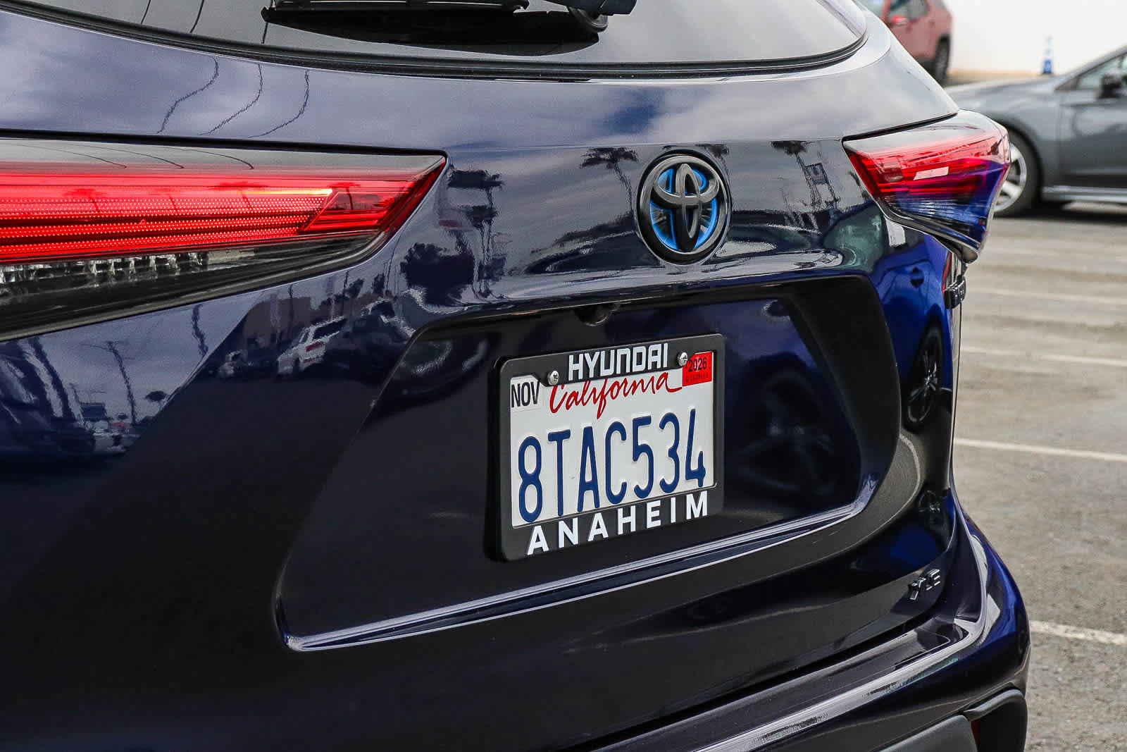 Used 2021 Toyota Highlander XLE AWD/4WD image 12