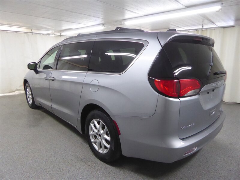 Used 2021 Chrysler Voyager Lxi image 4