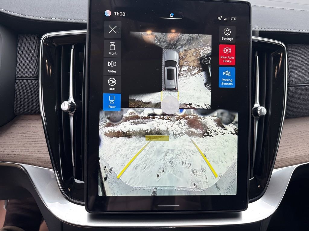 New 2026 Volvo XC90 B6 Plus w/ Protection Package Premier image 29