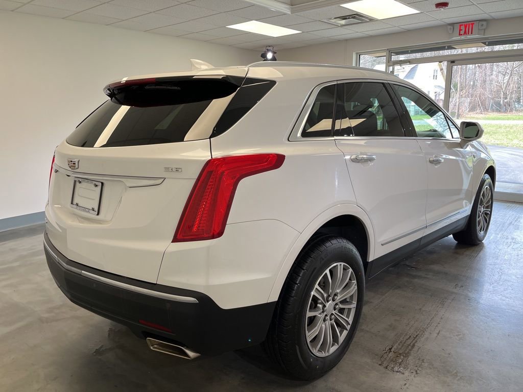 Used 2018 Cadillac XT5 Luxury w/ Driver Awareness Package image 2