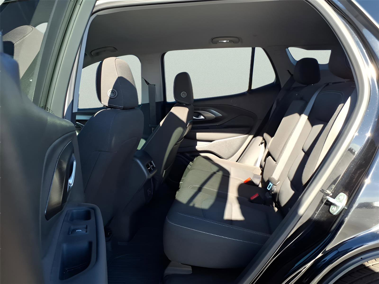 Used 2023 GMC Terrain SLE w/ Elevation Edition image 11