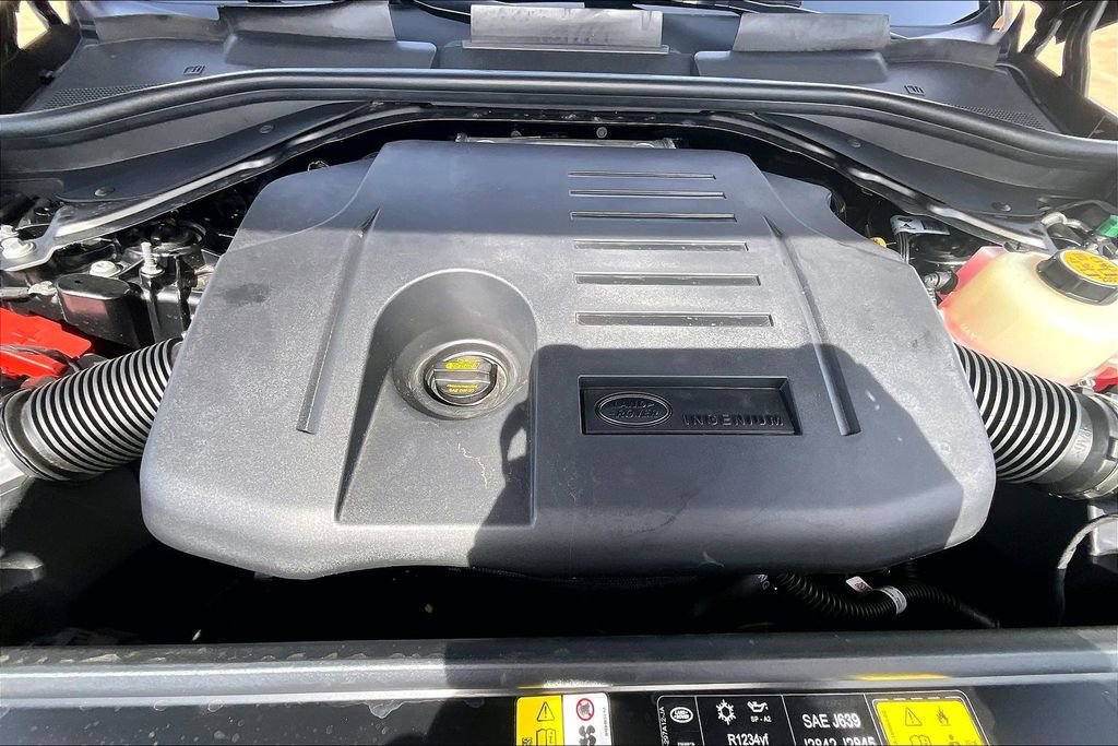 Certified 2025 Land Rover Range Rover Sport SE image 9