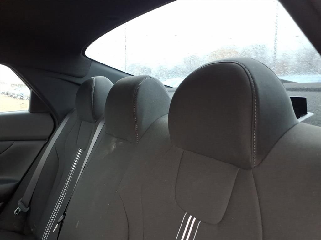 Used 2025 Hyundai Elantra Sport image 12