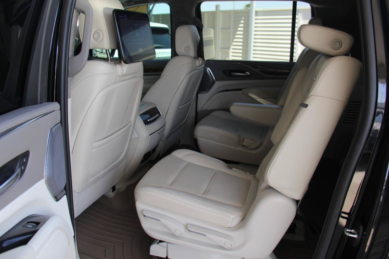 Used 2023 Cadillac Escalade ESV Sport Platinum AWD/4WD image 39