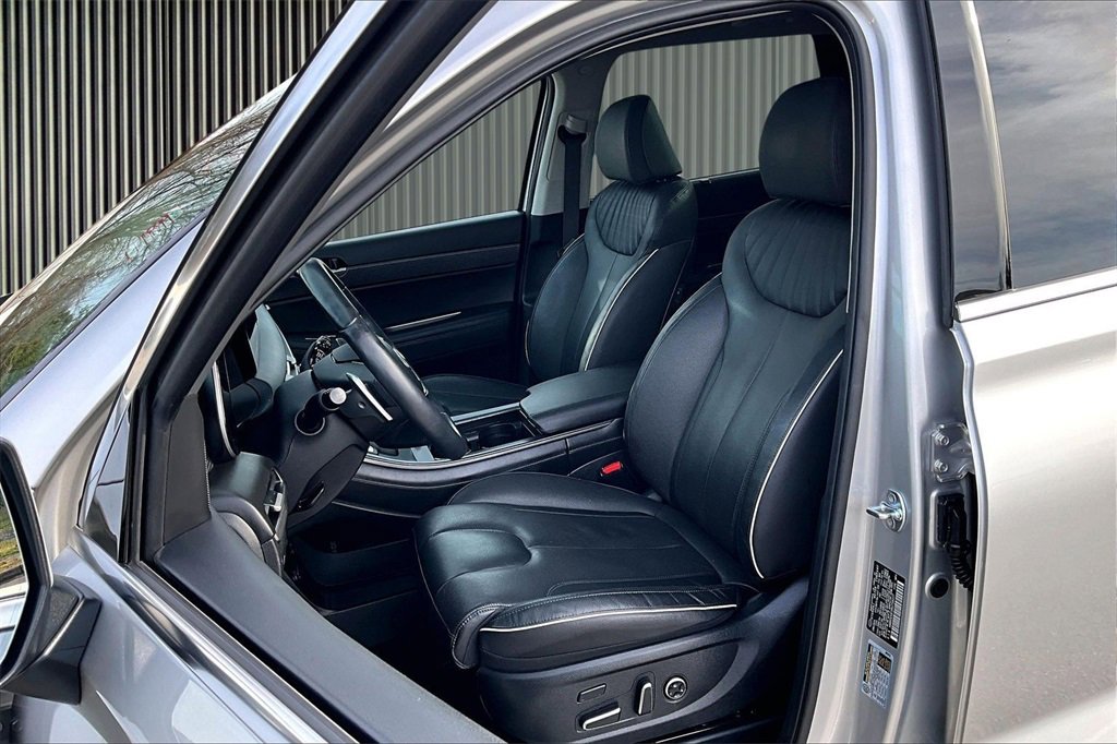 Used 2024 Hyundai Palisade Limited image 24