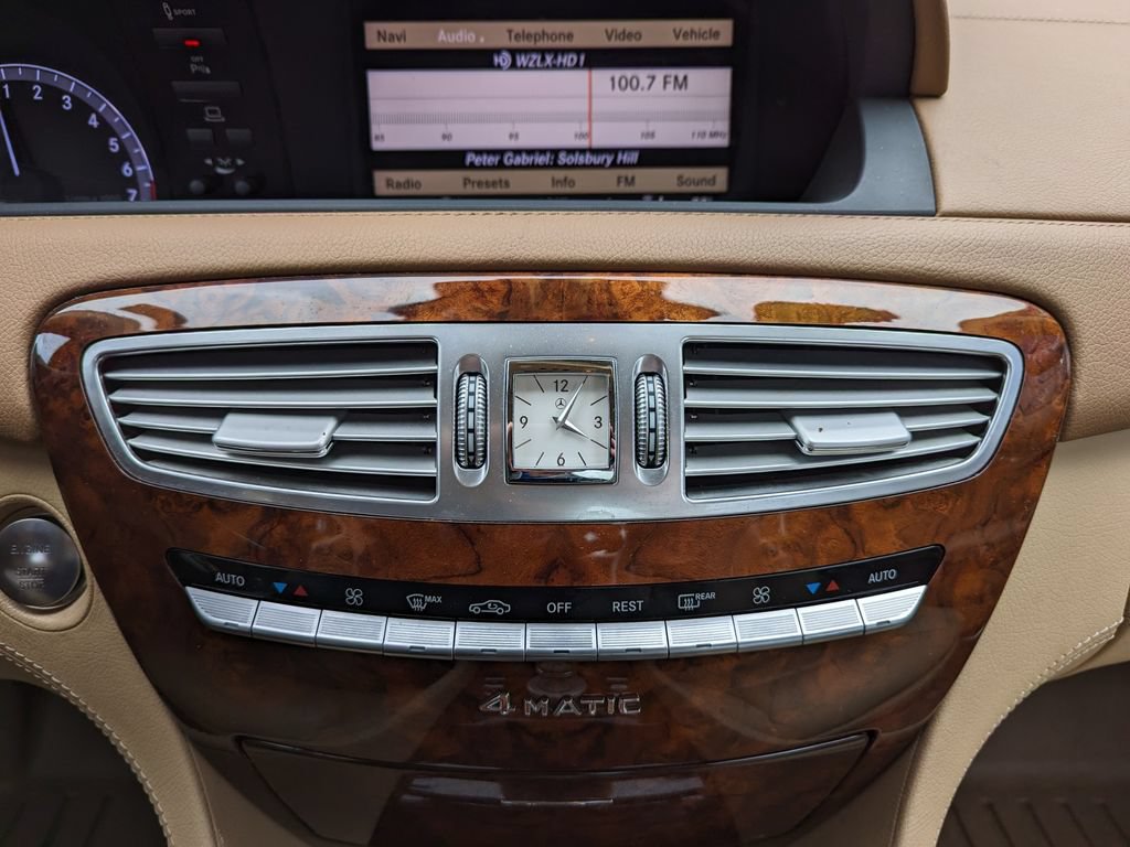 Used 2013 Mercedes-Benz CL 550 4MATIC image 24