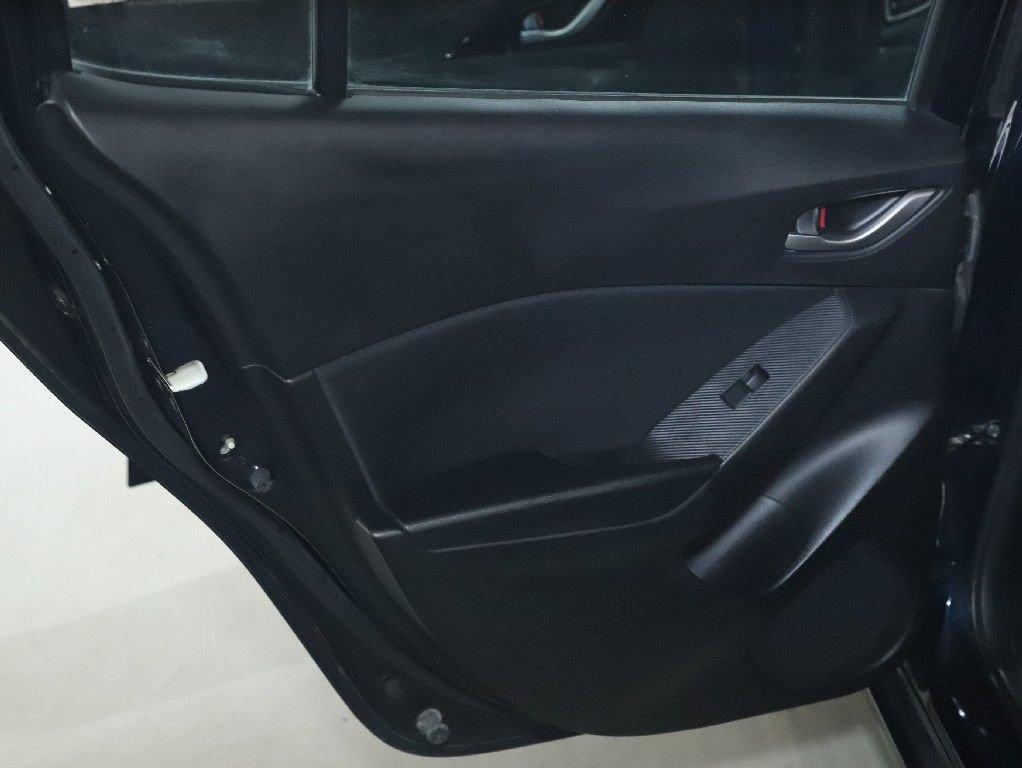 Used 2016 MAZDA MAZDA3 i Sport FWD image 11