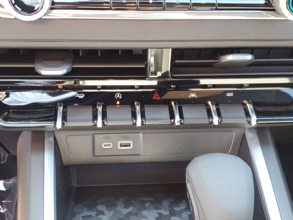 New 2026 Chevrolet Colorado W/T image 23