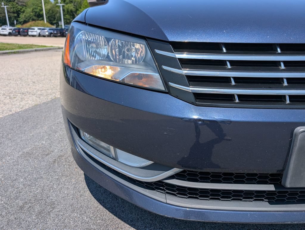 Used 2015 Volkswagen Passat 1.8T SEL Premium FWD image 9