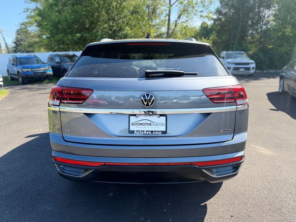 Used 2021 Volkswagen Atlas Cross Sport SE w/ Panoramic Sunroof Package AWD/4WD image 4