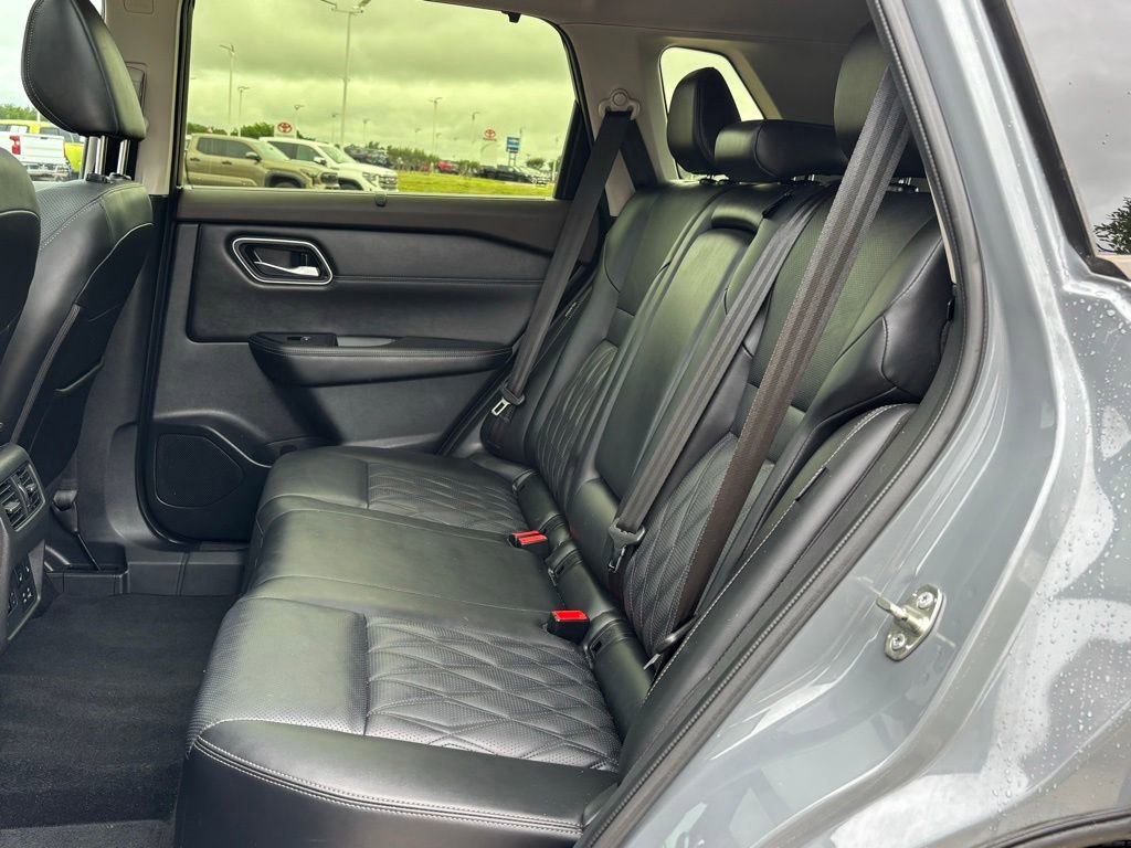 Used 2023 Nissan Rogue Platinum w/ Platinum Premium Package FWD image 15