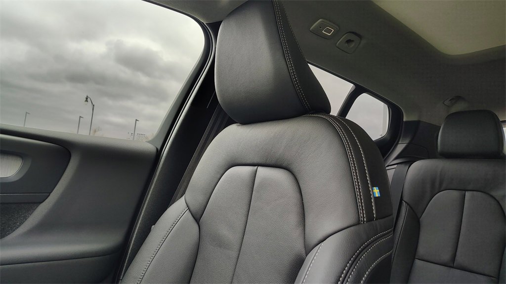 New 2026 Volvo XC40 B5 Plus w/ Climate Package image 22