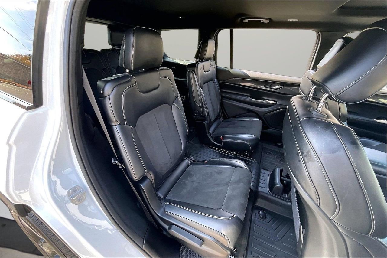 Certified 2023 Jeep Grand Cherokee L Laredo image 25