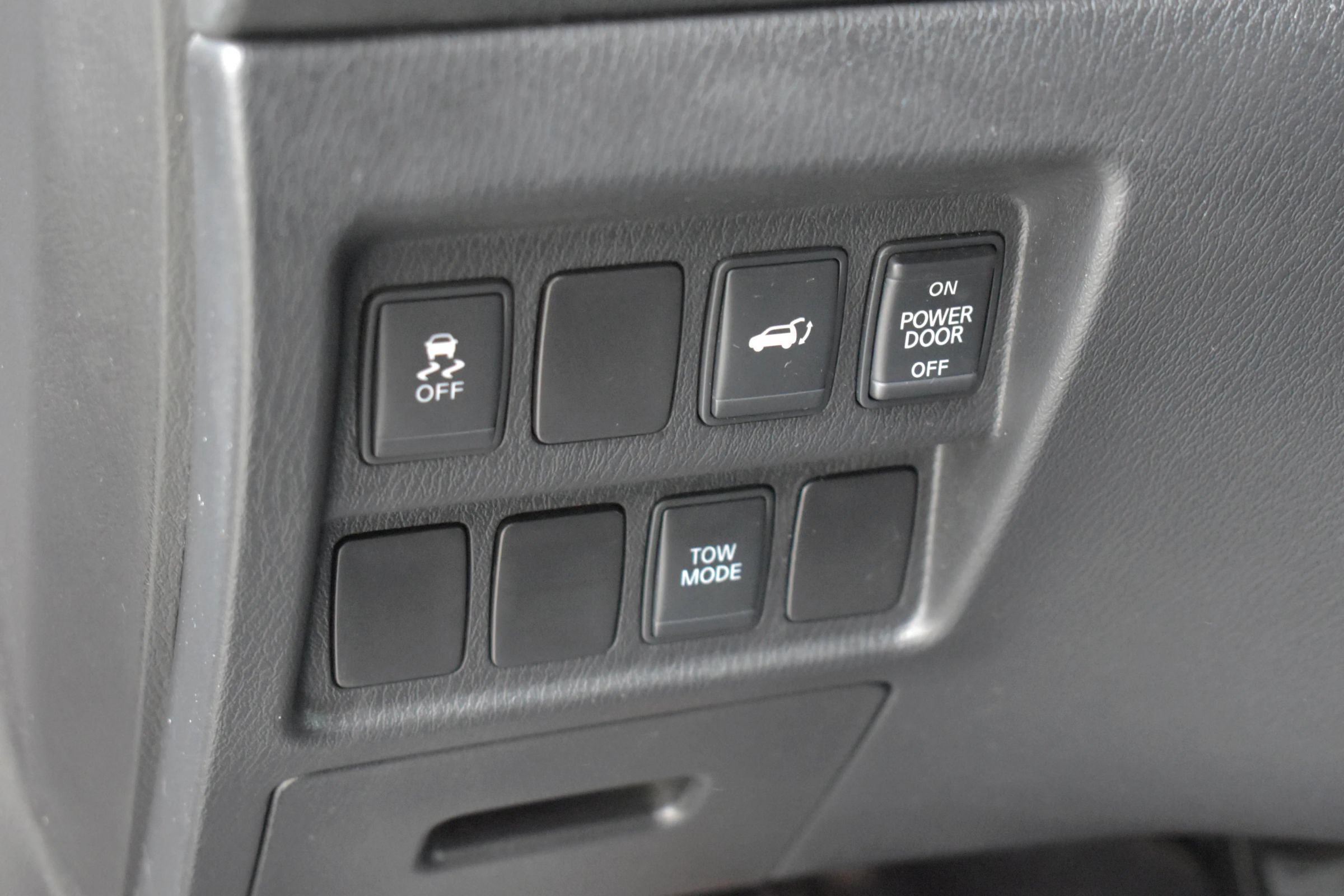 Used 2013 Nissan Pathfinder SL w/ Cargo Pkg AWD/4WD image 17