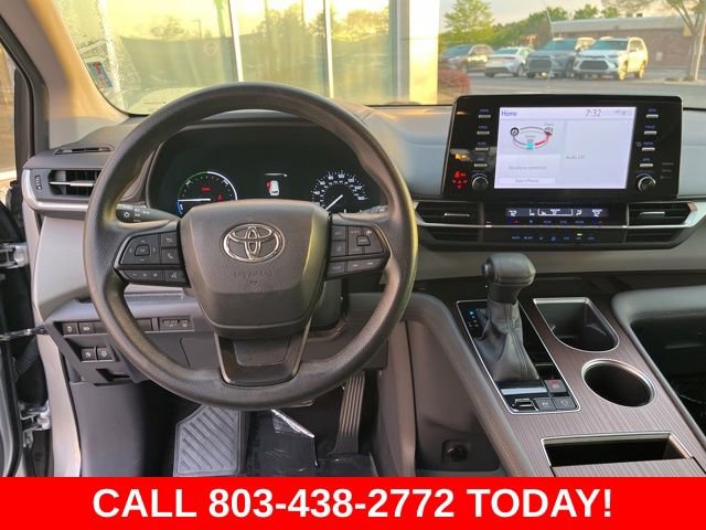 Used 2022 Toyota Sienna LE w/ LE Plus Package image 17