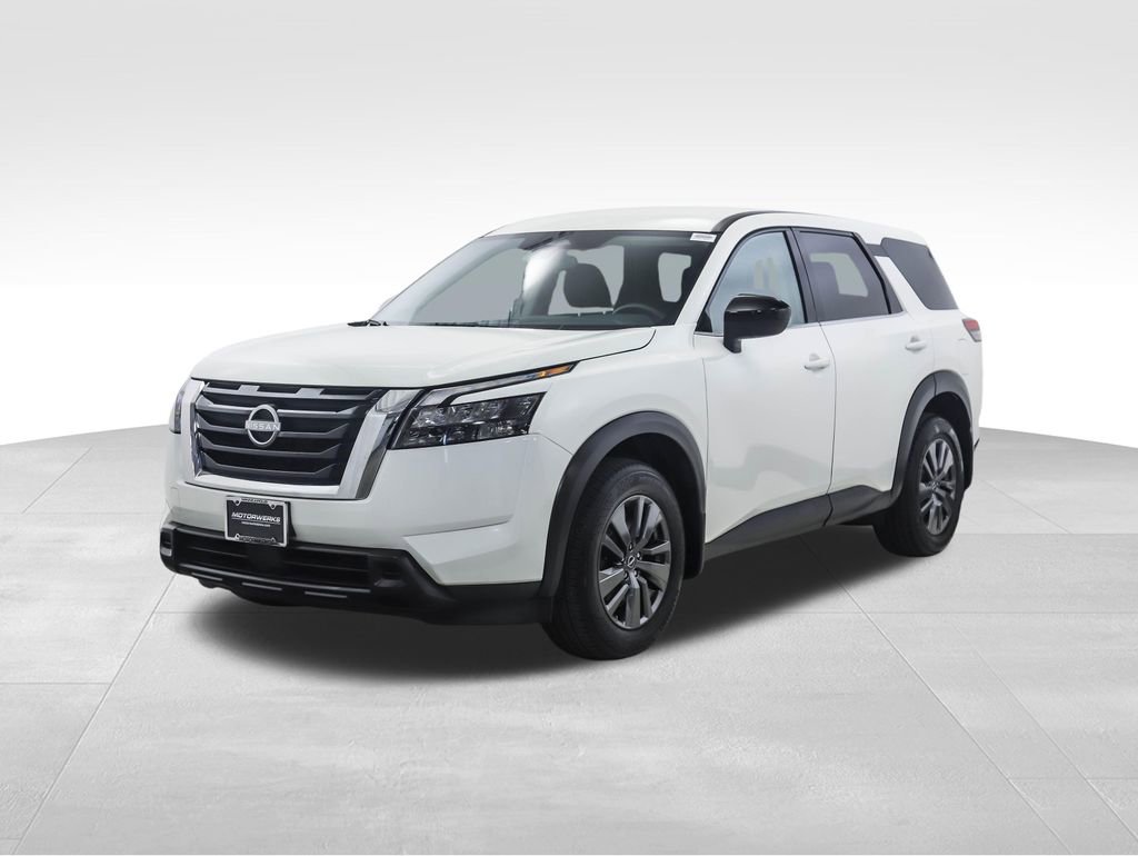 Used 2023 Nissan Pathfinder S image 1