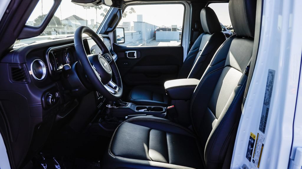 New 2026 Jeep Wrangler Unlimited Sahara AWD/4WD image 22