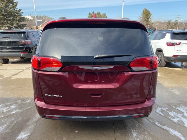 Certified 2019 Chrysler Pacifica Touring-L image 4
