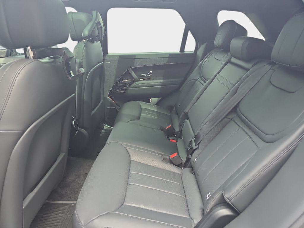 New 2027 Land Rover Range Rover Sport Dynamic SE AWD/4WD image 11