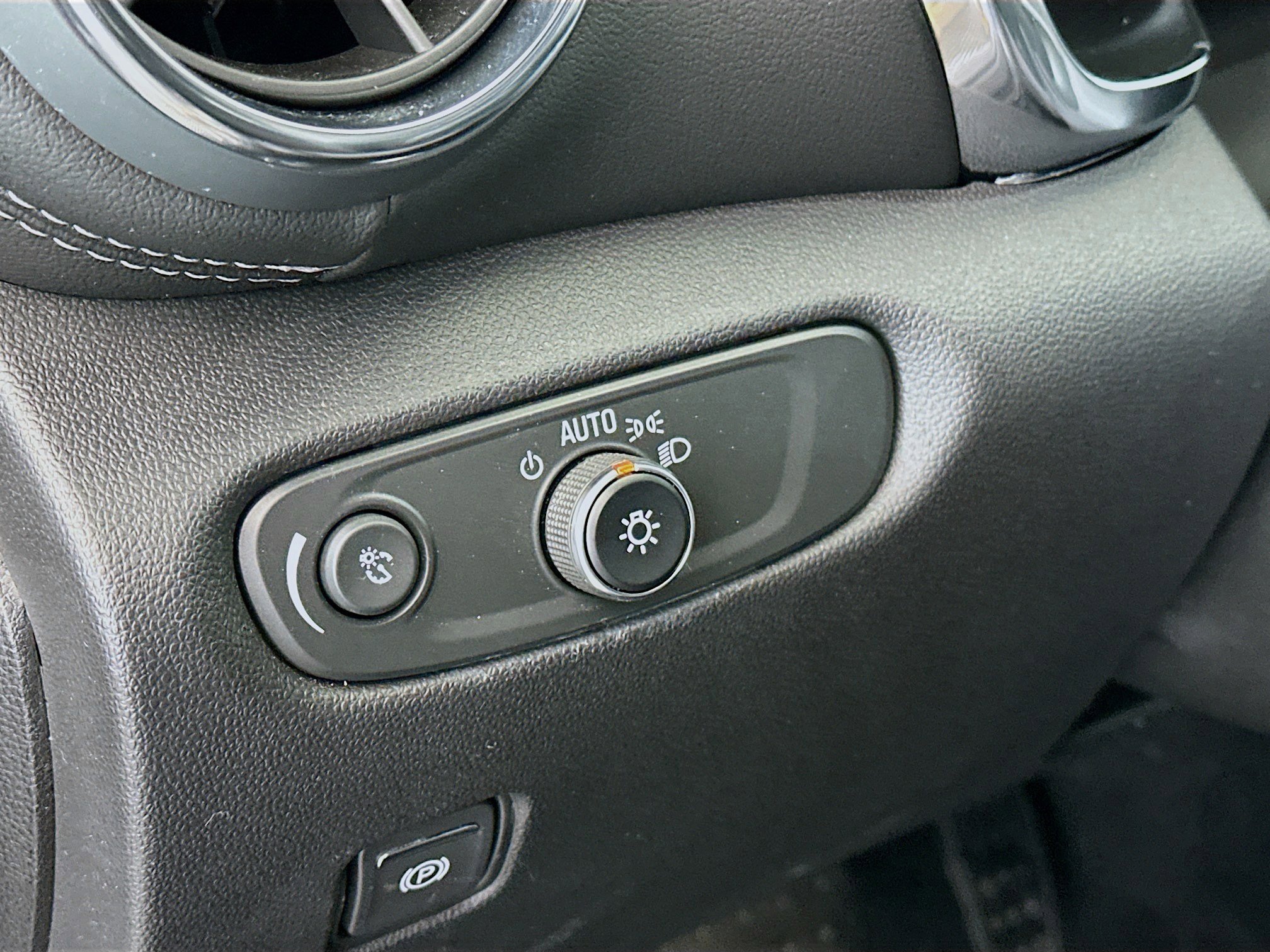 Used 2024 Chevrolet Blazer LT w/ Convenience Package image 17